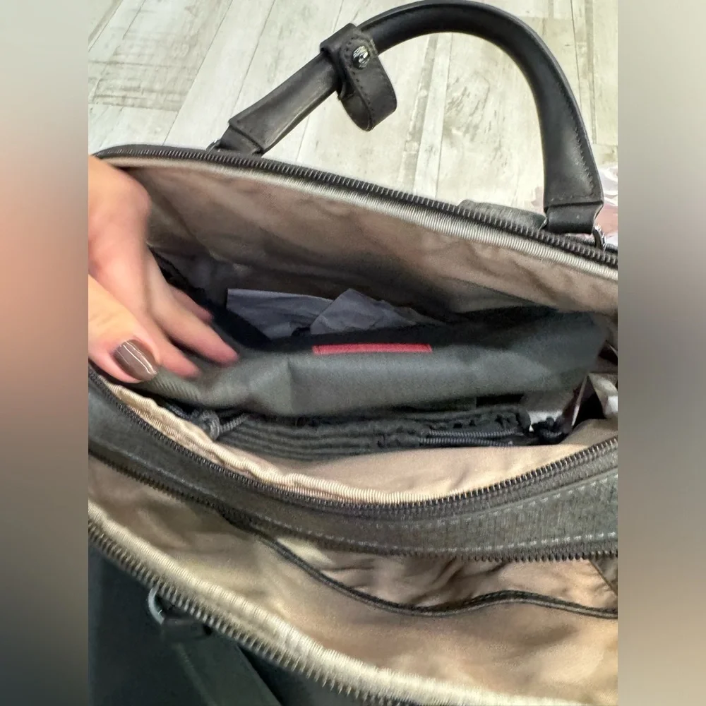 TUMI laptop bag. New without tags. Never been used. So classic - Picture 12 of 15